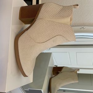 Mia Booties, Cream Snakeskin, Size 8